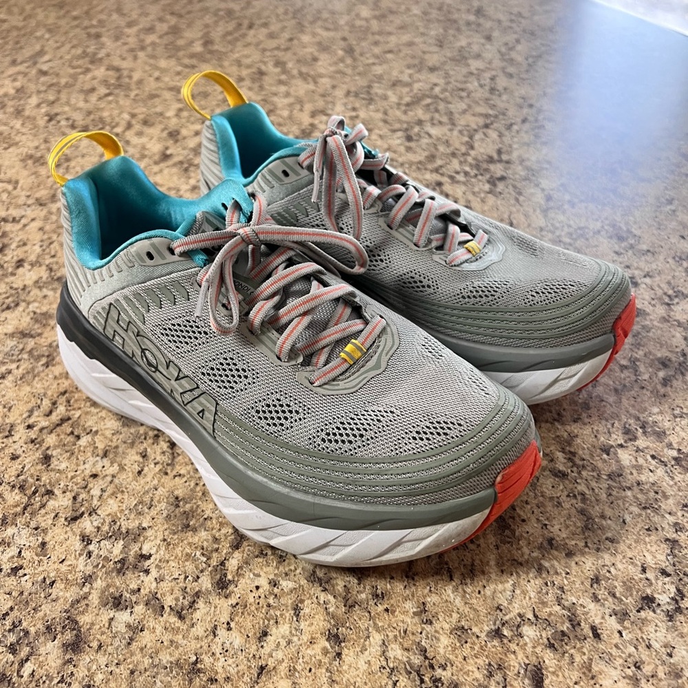 excellent Hoka One Gray Bondi 6 running athletic shoe 9D wide